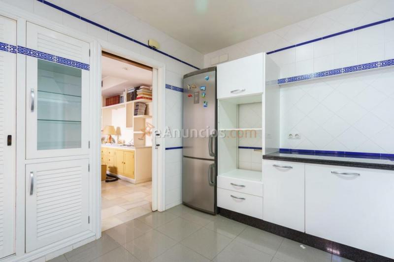 Adosado en venta en  Gines