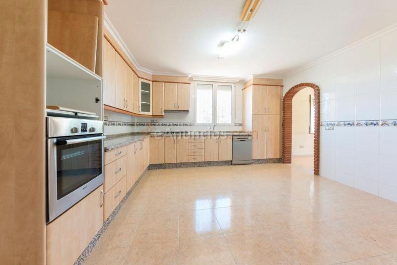 Adosado en venta en  San Crispín - Huerta Nueva - Estación, Elda