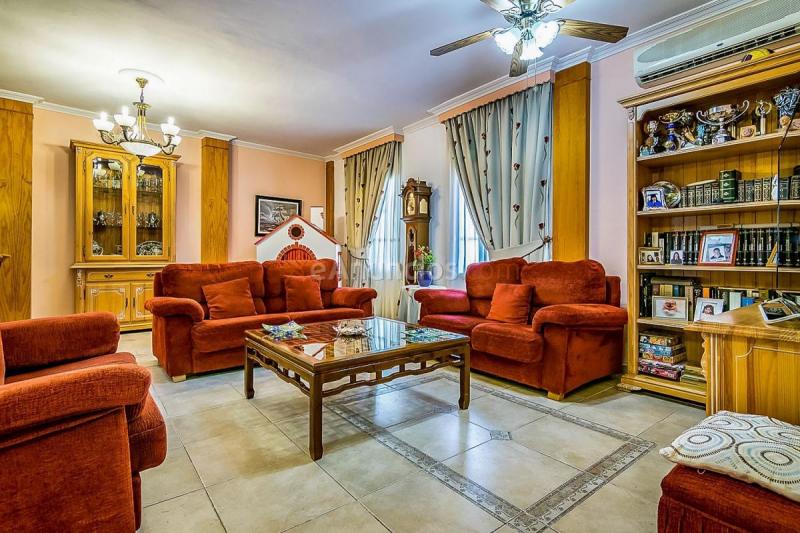 Adosado en venta en  Puerto de la Torre, Málaga