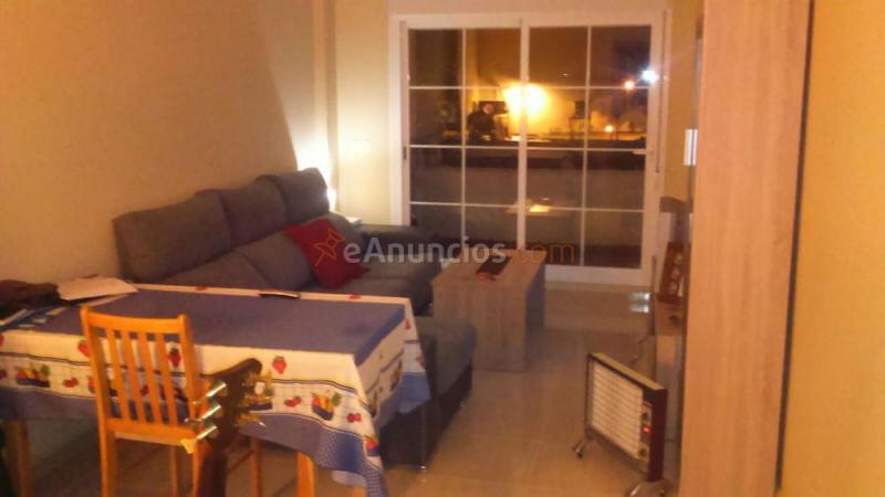 Alquilo dormitorio amplio con baño en Sabinillas