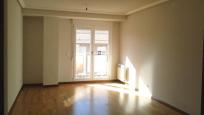 Apartamento en venta en Calle alfonso querejazu, Universidad, Ávila