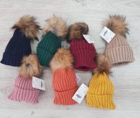 A GORRO PUNTO CANALE POMPON PELO NATURAL SIGAR P130245
