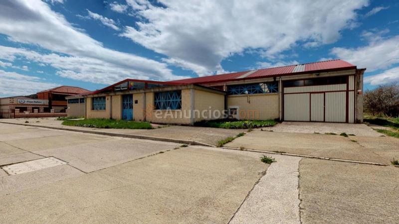 Edificio en venta en Calle Virgen del Mar, Santibañez de la Peña