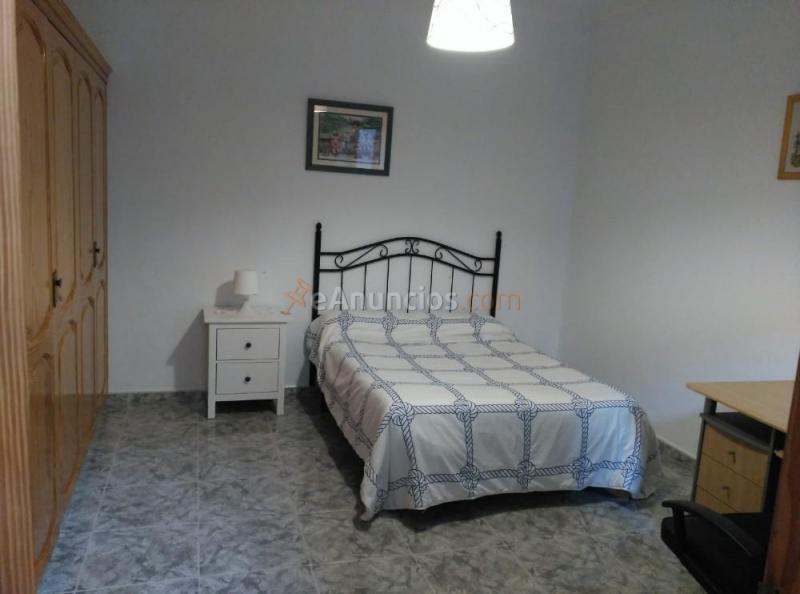 Vendo casa en arrecife de dos pisos.