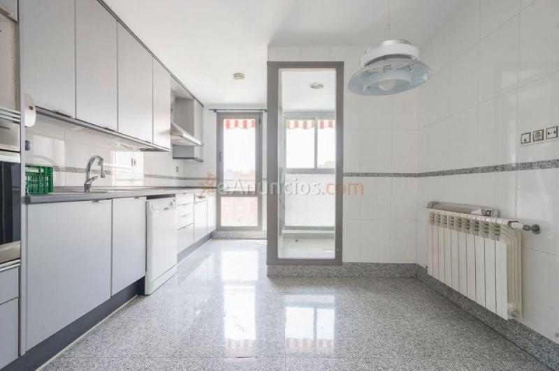 Atico en venta en  Ciudad Lineal, Madrid