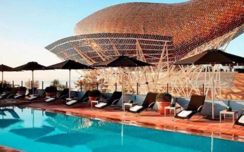 Local Comercial en alquiler en  Eixample, Barcelona