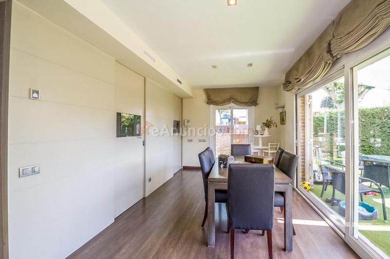 Adosado en venta en  Santa Perptua de Mogoda