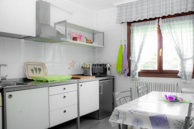 Adosado en venta en  Anguciana