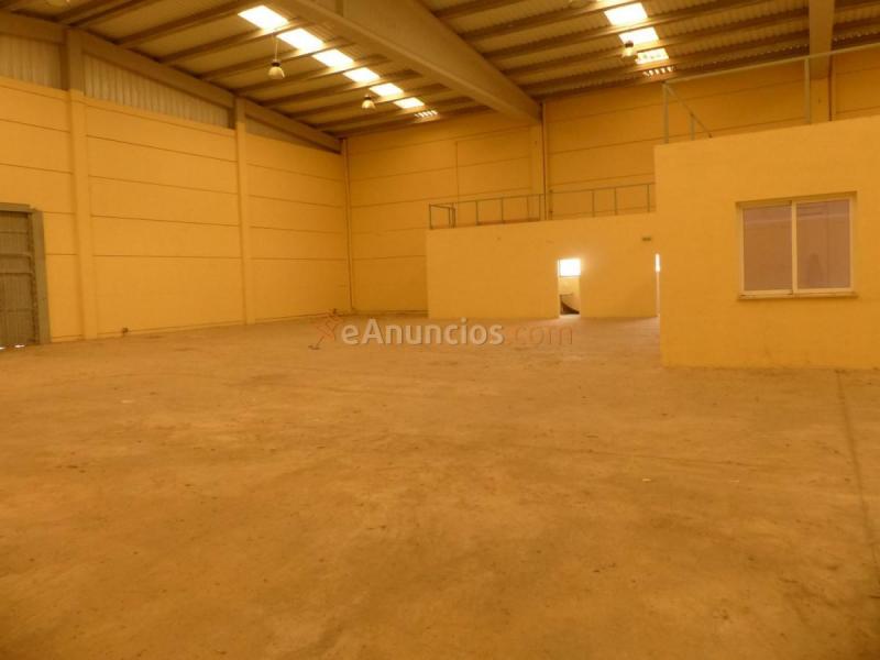 Edificio en venta en  Benisano