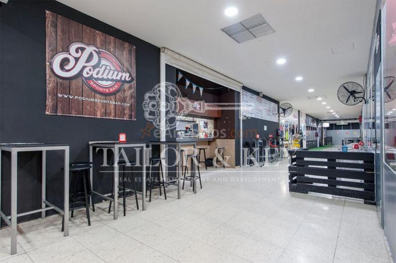 Local Comercial en alquiler en Calle de la Hacienda de Pavones, Moratalaz, Madrid