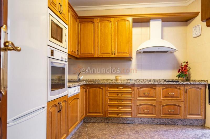 Adosado en venta en Calle José María Carretero, Montilla