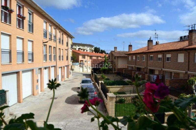 Adosado en venta en  Ayegui