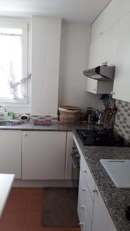 Alquilo habitación para chica, gastos incluídos