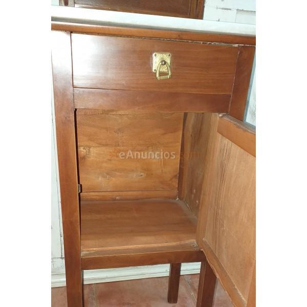 Mesita de noche primer cuarto siglo xx