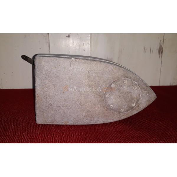 Antigua plancha de vapor