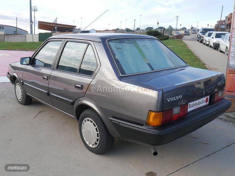 Volvo 360 GL de 1988 con 172.900 Km por 3.400 EUR. en Madrid