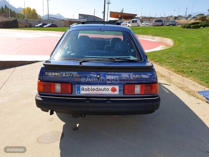 Ford Sierra 2.0i Ghia con 90.254 Km por 4.600 EUR. en Madrid