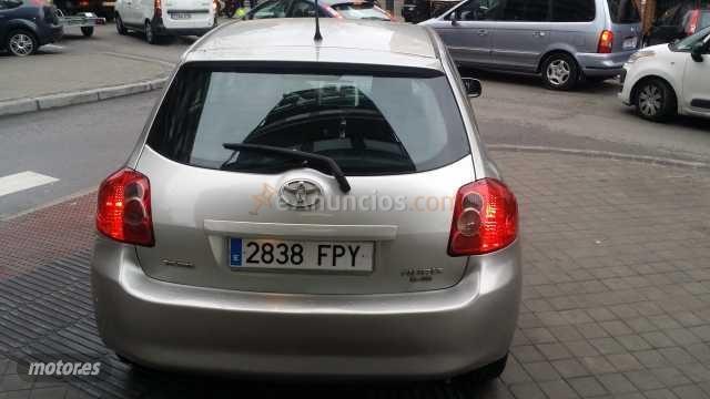 Toyota Auris 1.4D-4D de 2007 con 203.000 Km por 3.999 EUR. en Madrid