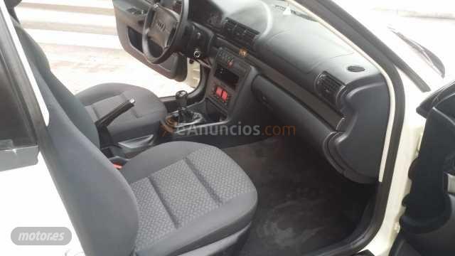 Audi A4 1.9TDI de 1997 con 189.000 Km por 2.999 EUR. en Madrid