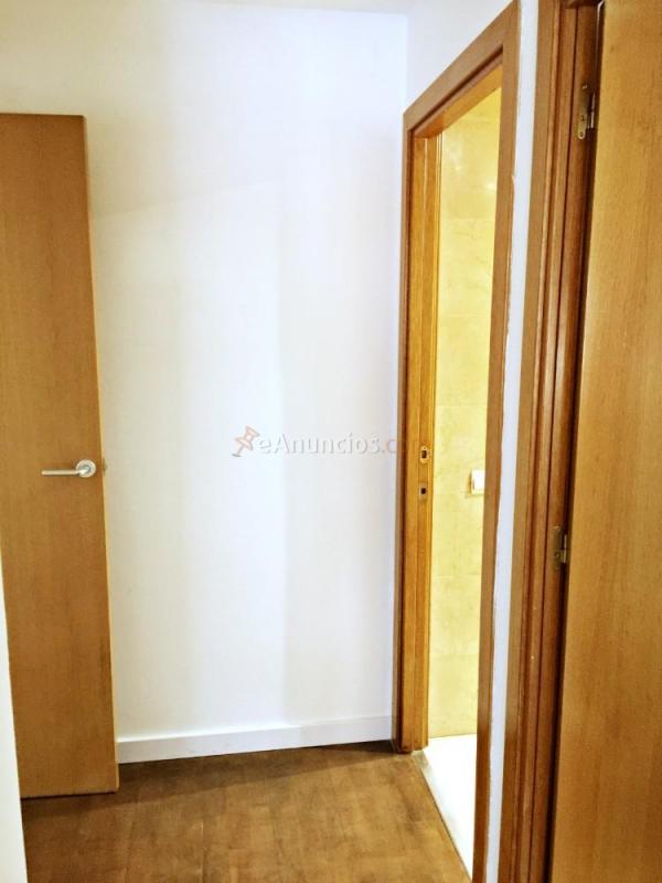 Bcn, montjuic: alquilo piso con piscina y plaza parking