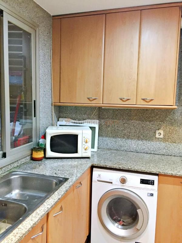 Bcn, montjuic: alquilo piso con piscina y plaza parking