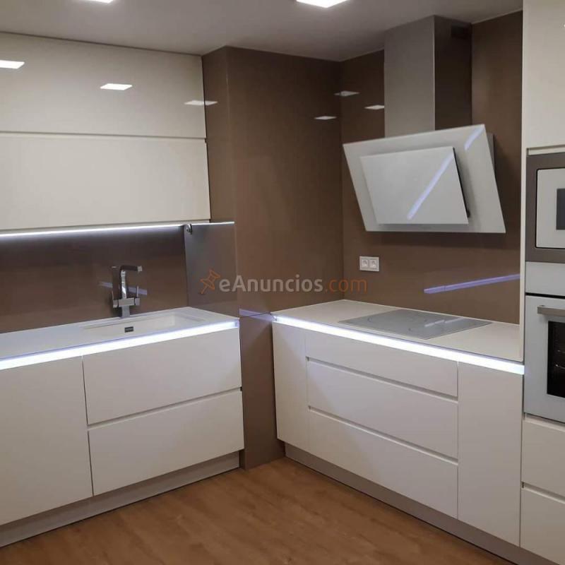 montadores de suelos laminados tarimas flotantes