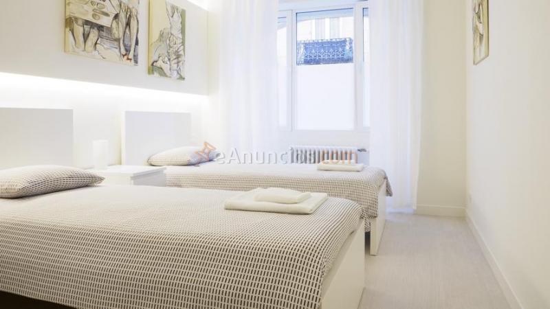 Amplia vivienda moderna junto a La Concha