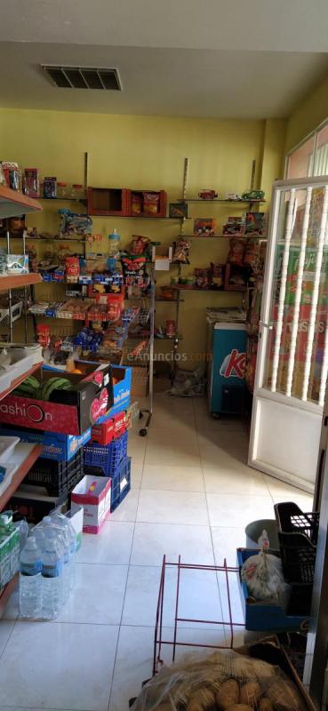 Alquiler local comercial con negocio en activo