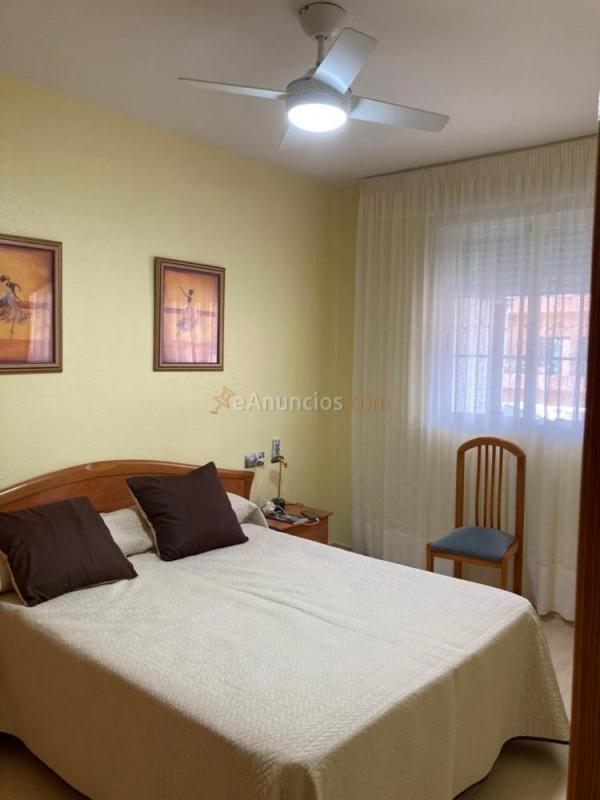 Alquilo apartamento en primera linea de playa.