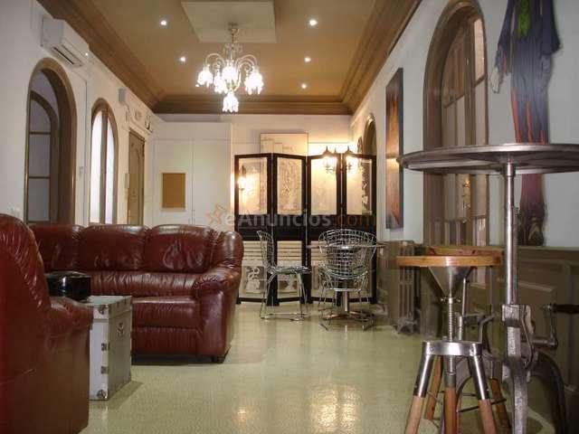 Habitación con balcon luminosa en barcelona