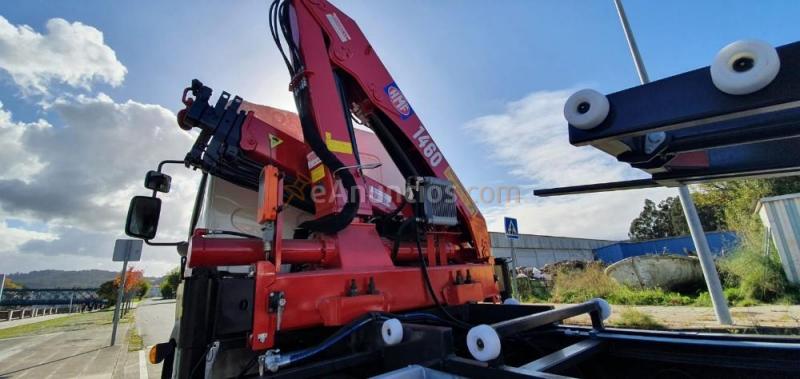 Volvo - grua rescate porta coches