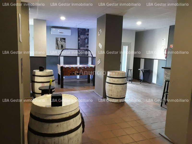 Cafetería totalmente montada.