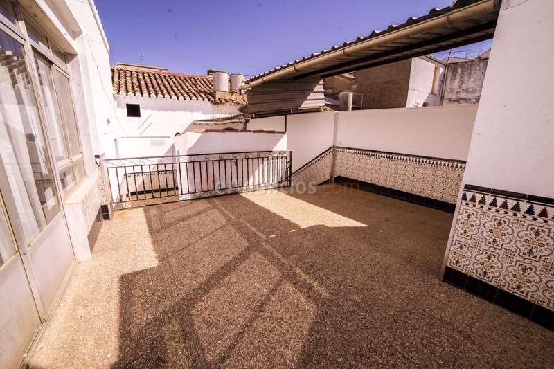 Local comercial, bien acondicionado.