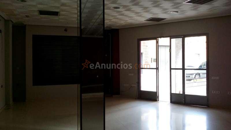 Local comercial en buena zona.