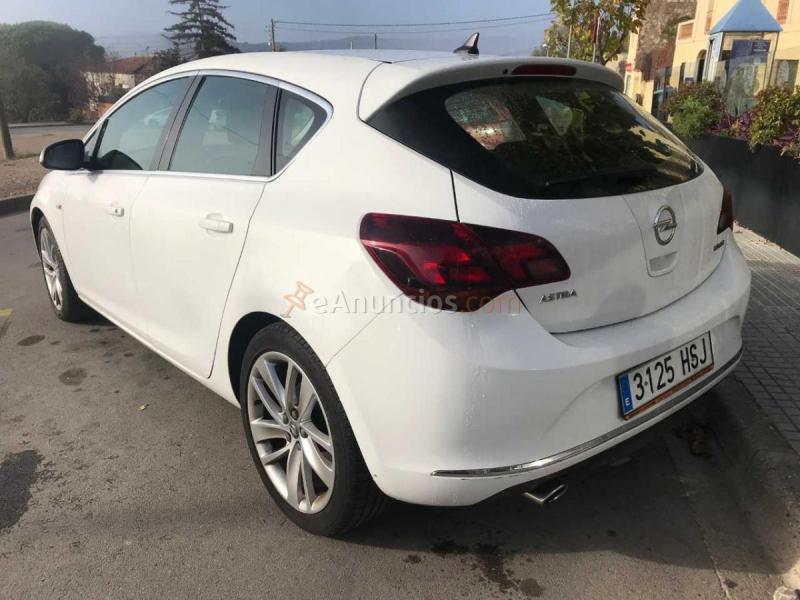 Opel Astra Sedan ESSENCE 