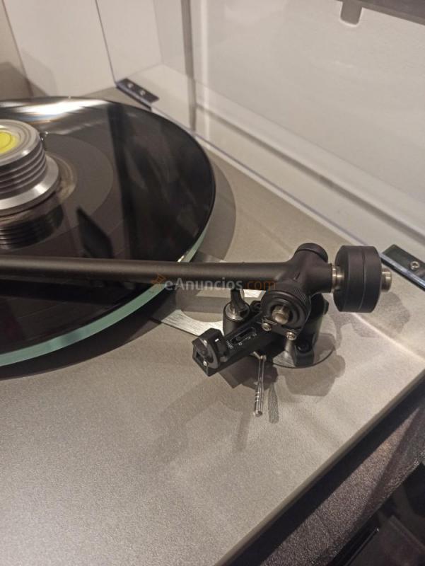 Tocadiscos Rega RP3 y previo de Phono Mani