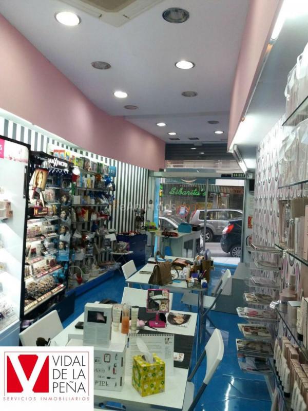 Local Comercial en alquiler en Calle Guevara, Centro - Ayuntamiento, Santander