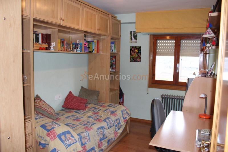 Apartamento en venta en Avenida Juan XXIII, Casco Urbano, Jaca