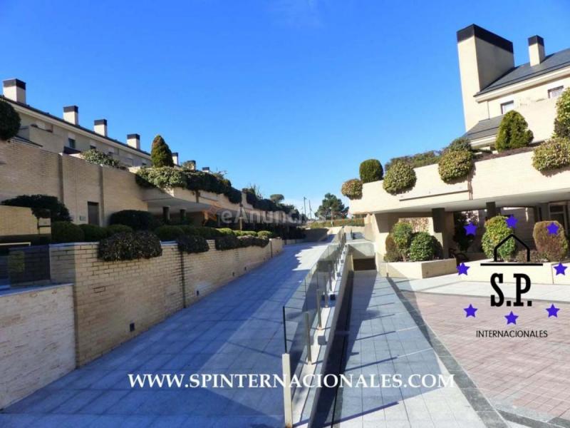 Adosado en venta en  Zona Prado de Somosaguas - La Finca, Pozuelo de Alarcón