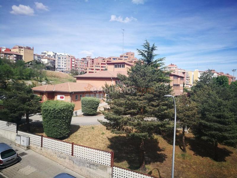 Apartamento en venta en Calle Madrigal de las Altas Torres, Santo Tomás, Ávila