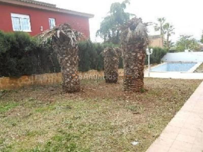 Adosado en venta en  Entrepinos, L'Eliana