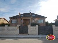 Adosado en venta en  Torrejon del Rey