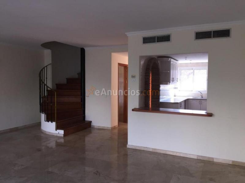 Casa en venta en  Los Pinos de Aloha, Nueva Andalucía, Marbella