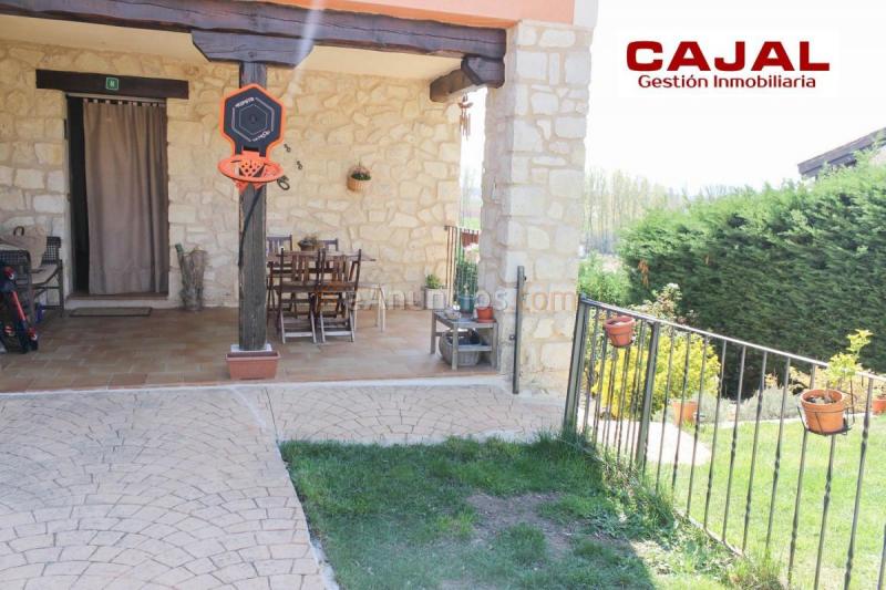 Adosado en venta en  Grajera