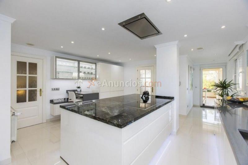 Adosado en venta en  HACIENDA PLAYA ELVIRIA, Elviria-Cabopino, Marbella