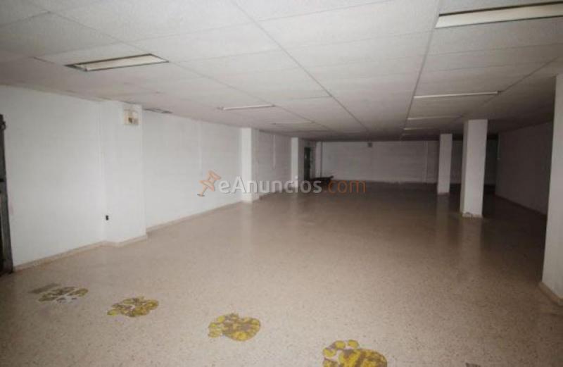 Edificio en venta en  SALVADOR DALI, POL. INDUSTRIAL LA PAÑOLETA, Capuchinos, Vélez-Malaga