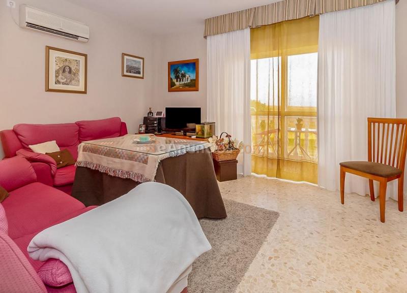 Adosado en venta en  Carrion de los Céspedes