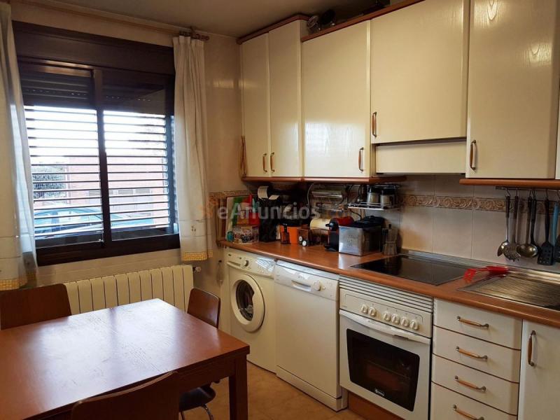 Casa en venta en  San Blas, Madrid