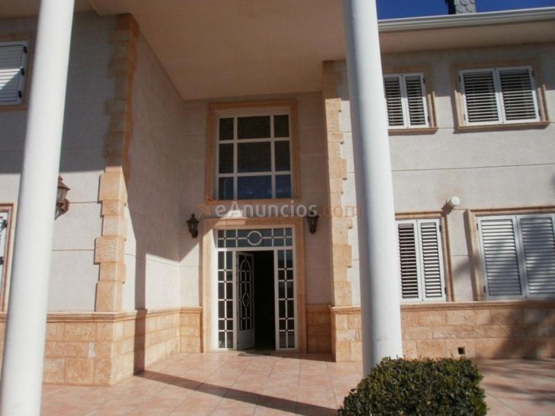 Adosado en venta en  Zona Pueblo, L'Eliana