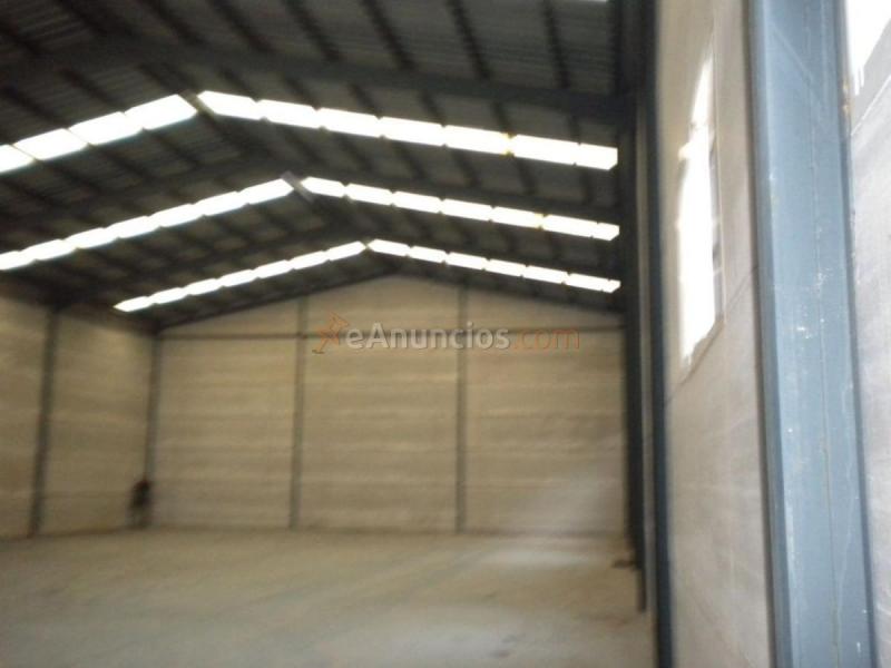 Edificio en venta en  Vilamarxant